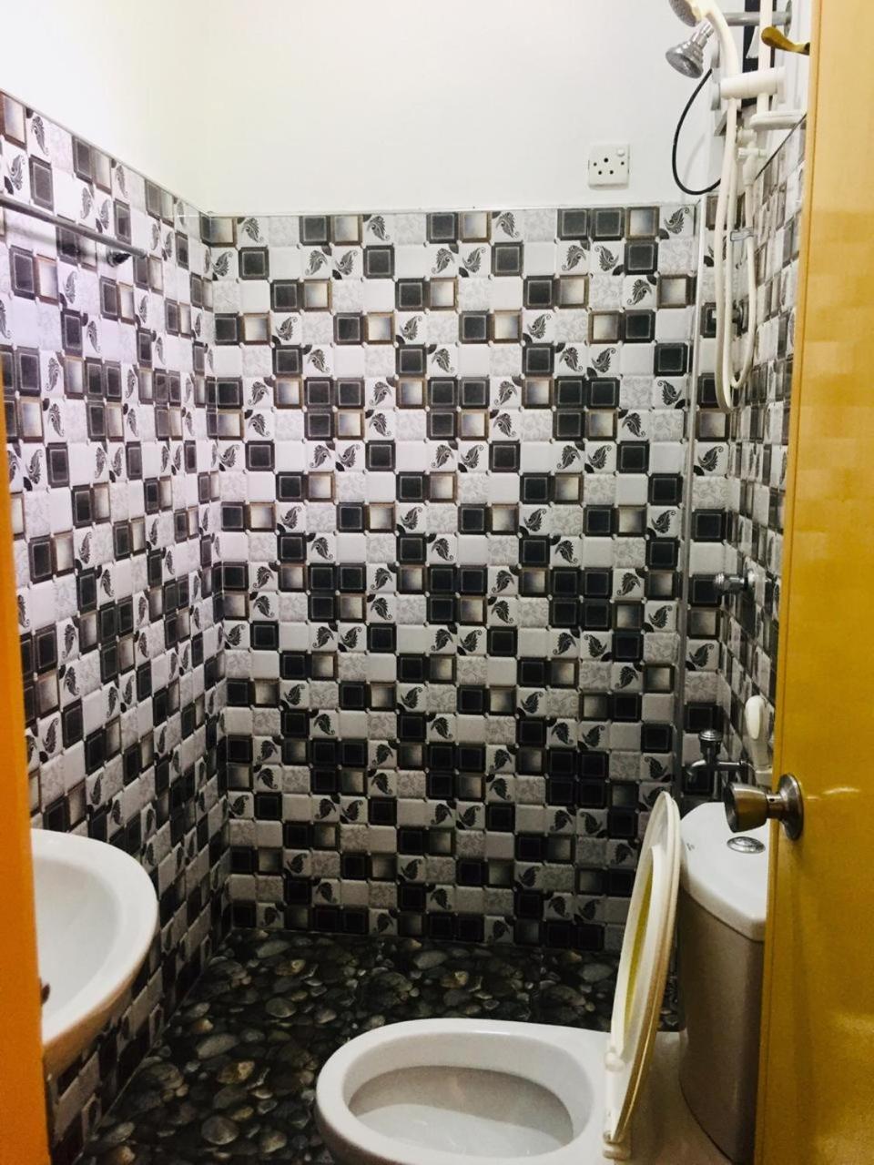 Parakum Rest Rooms Polonnaruva Szoba fotó
